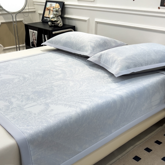 91家纺网 家纺一手货源 找家纺 倾慕 2026新款提花凉感凉席床席款三件套系列 森林奇境蓝床席款