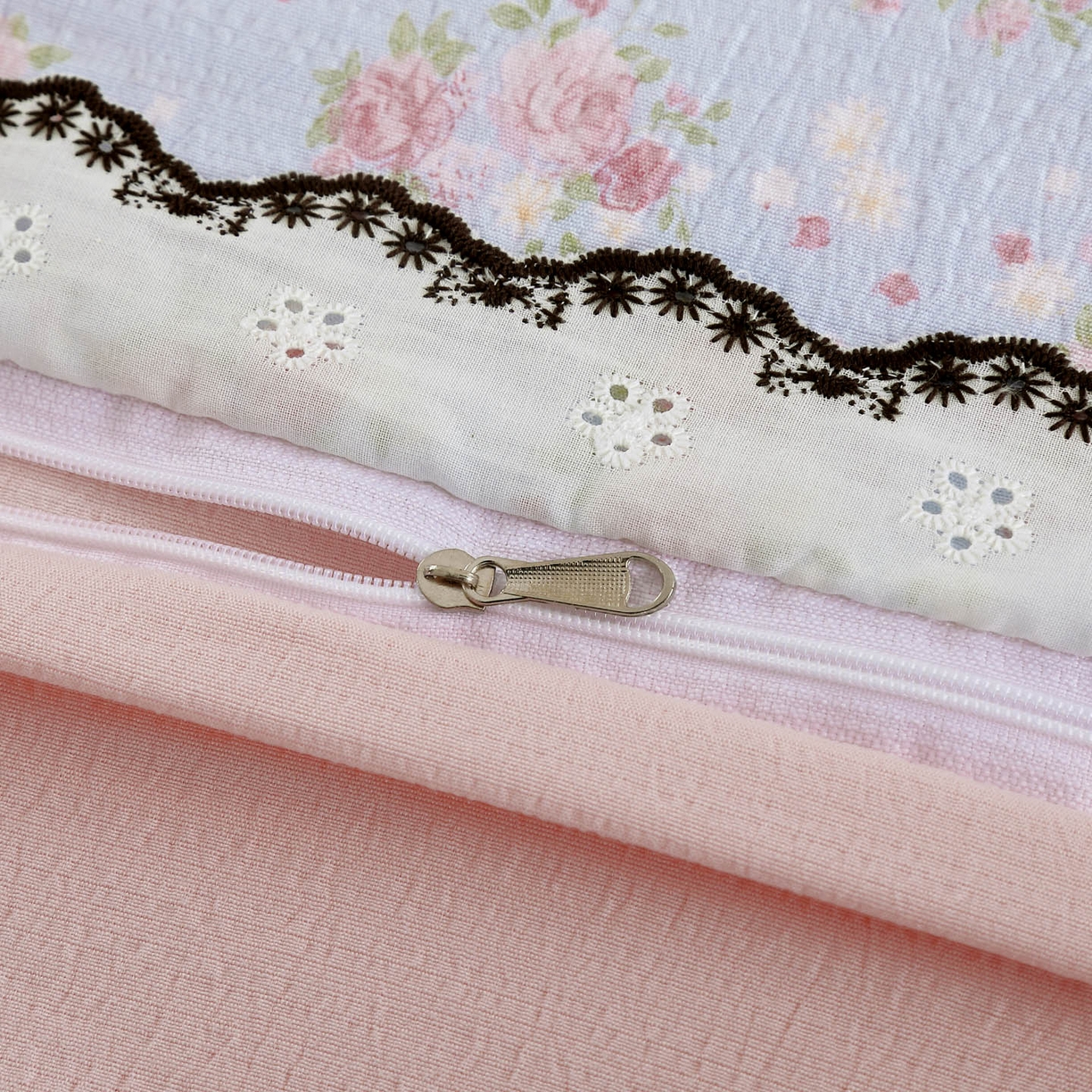 91家纺网 家纺一手货源 找家纺 三悦四季 2026春夏新款小清新云感皱皱纱四件套 梨花小院