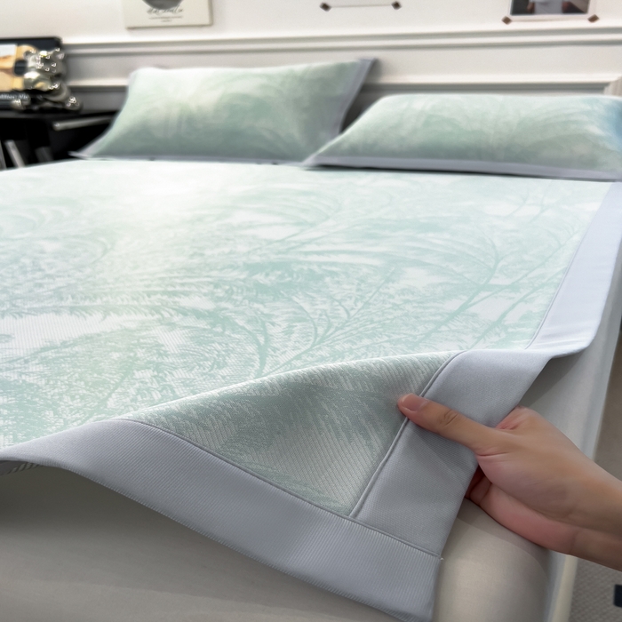 91家纺网 家纺一手货源 找家纺 倾慕 2026新款提花凉感凉席床席款三件套系列 森林奇境绿床席款