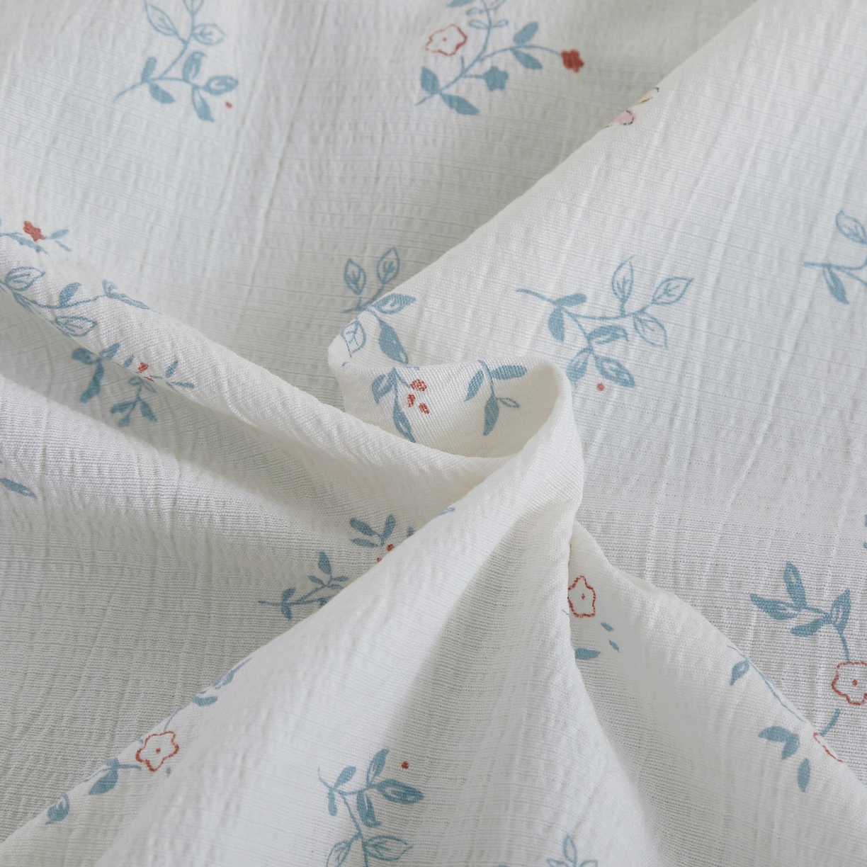 91家纺网 家纺一手货源 找家纺 三悦四季 2026春夏新款小清新云感皱皱纱四件套 青蓝小兔