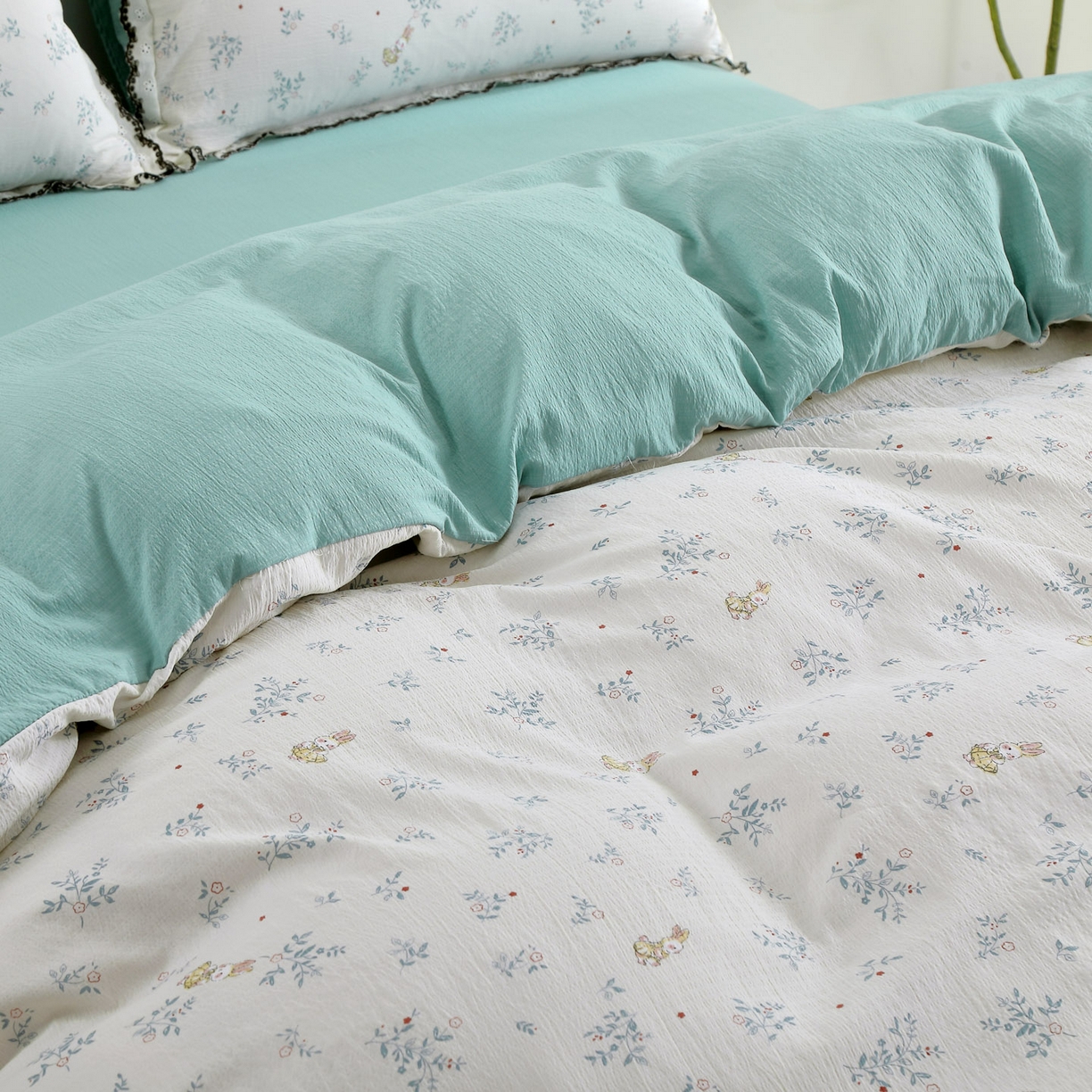 91家纺网 家纺一手货源 找家纺 三悦四季 2026春夏新款小清新云感皱皱纱四件套 青蓝小兔