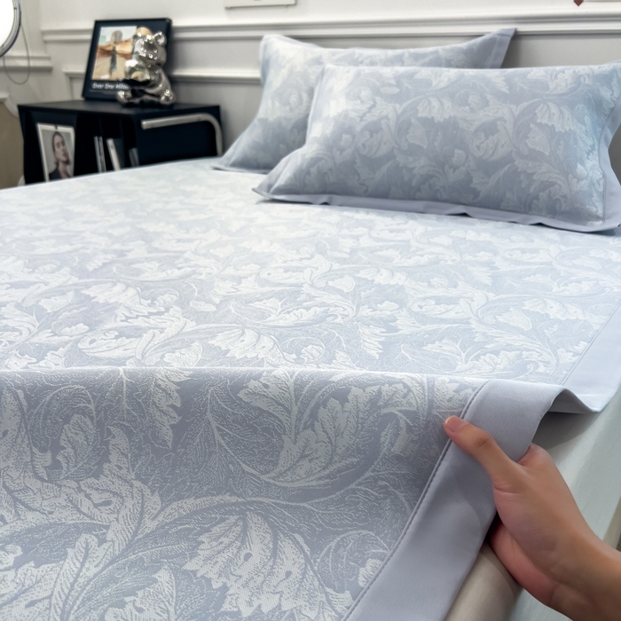 91家纺网 家纺一手货源 找家纺 倾慕 2026新款提花凉感凉席床席款三件套系列 叶之恋蓝床席款