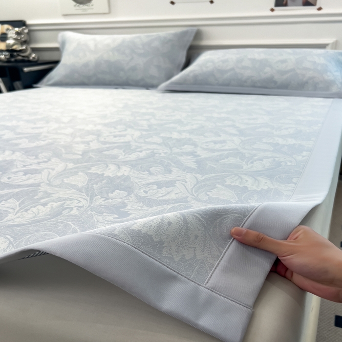 91家纺网 家纺一手货源 找家纺 倾慕 2026新款提花凉感凉席床席款三件套系列 叶之恋蓝床席款