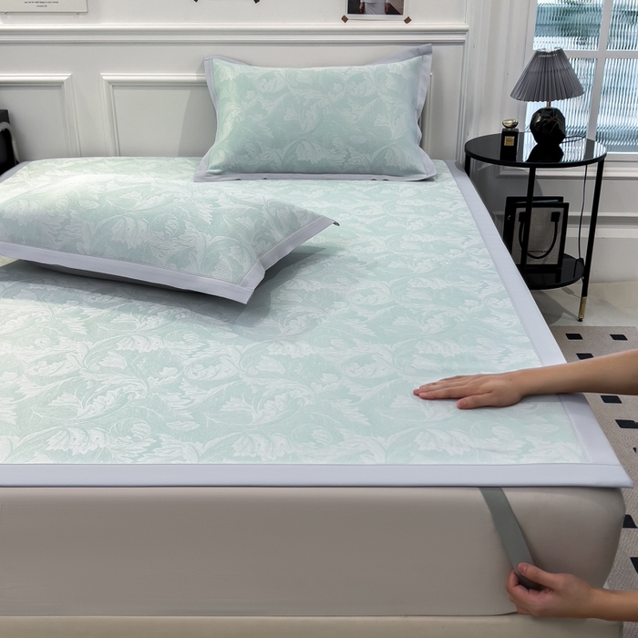 91家纺网 家纺一手货源 找家纺 倾慕 2026新款提花凉感凉席床席款三件套系列 叶之恋绿床席款