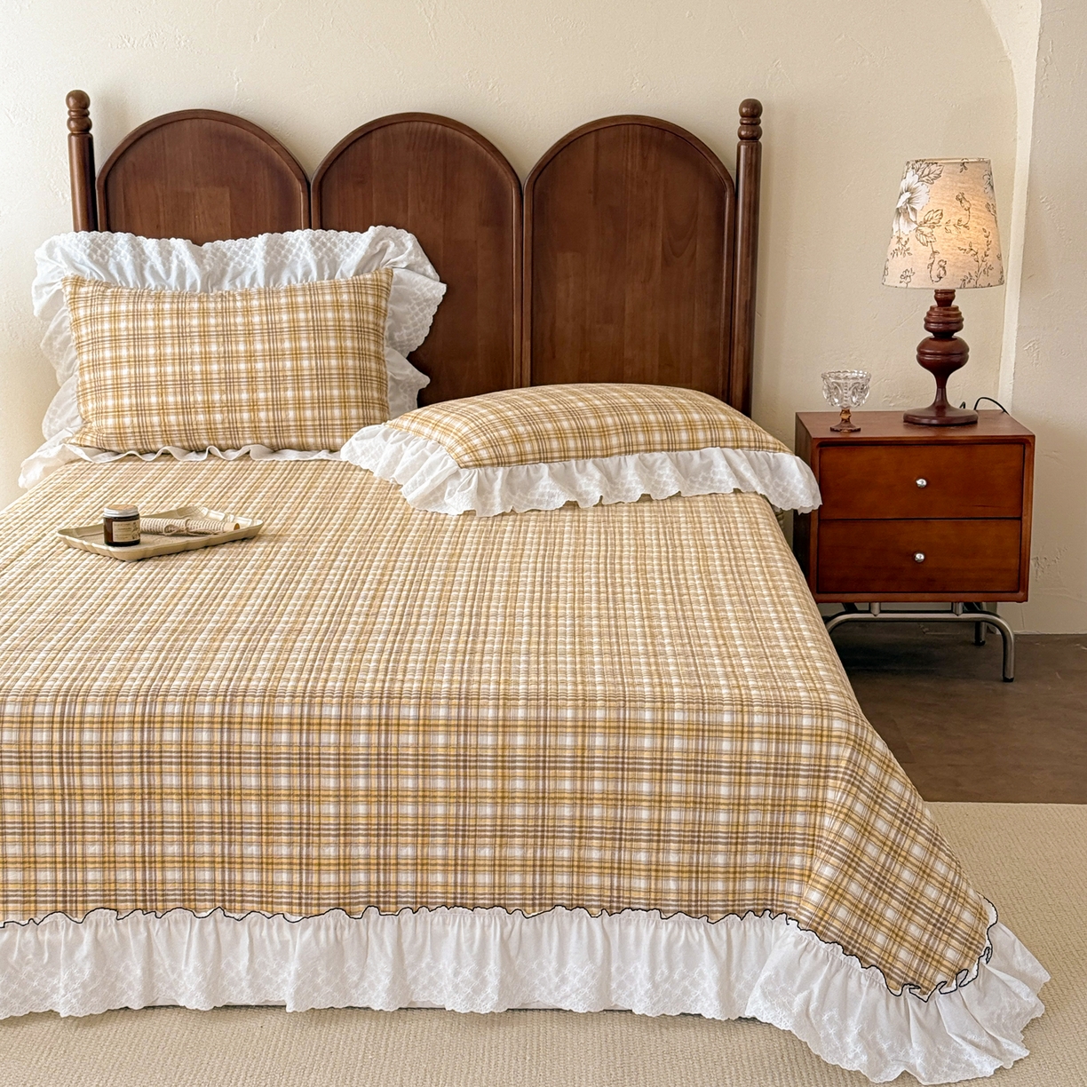 91家纺网 家纺一手货源 找家纺 沐辰 2026新款A类色织水洗棉花边款床盖 橘色中格