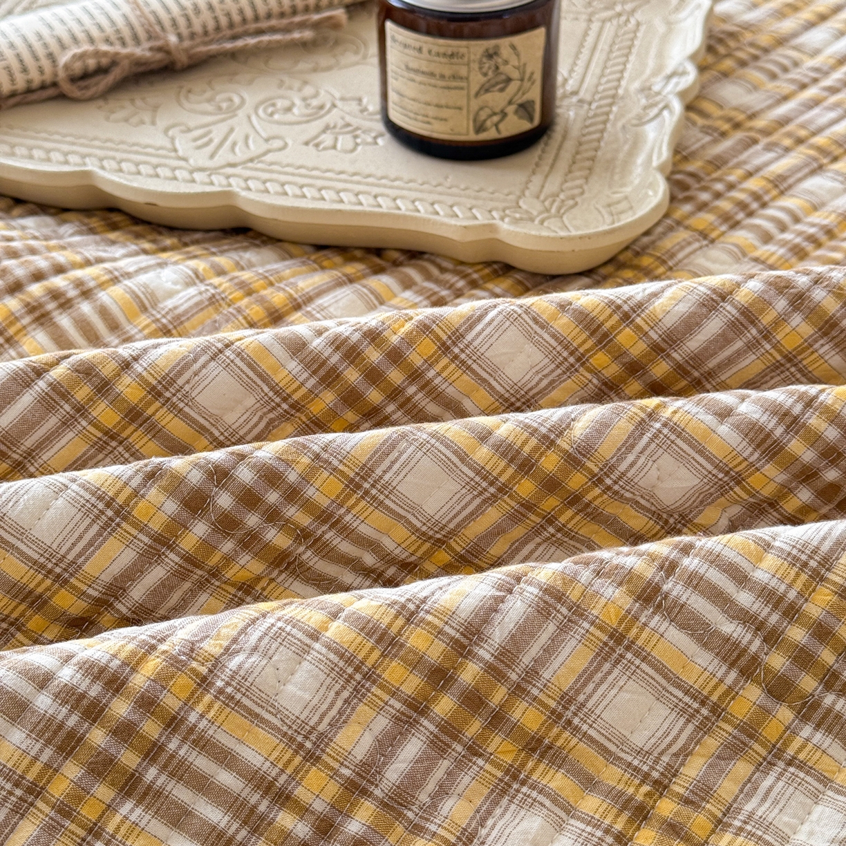 91家纺网 家纺一手货源 找家纺 沐辰 2026新款A类色织水洗棉花边款床盖 橘色中格