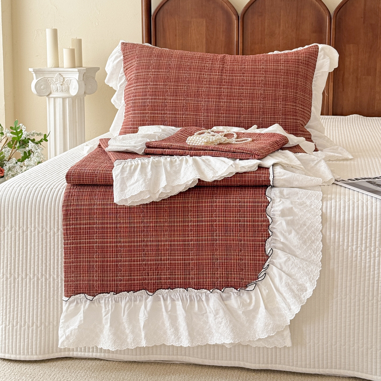 沐辰 2026新款A类色织水洗棉花边款床盖 曼特宁-红