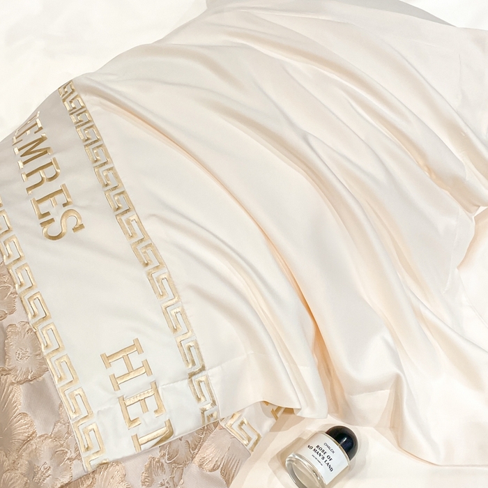 91家纺网 家纺一手货源 找家纺 子曰 2026新款浮雕水洗真丝四件套 花开朵朵-米白