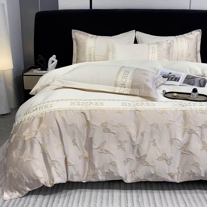 91家纺网 家纺一手货源 找家纺 子曰 2026新款浮雕水洗真丝四件套 醉蝴蝶-米白