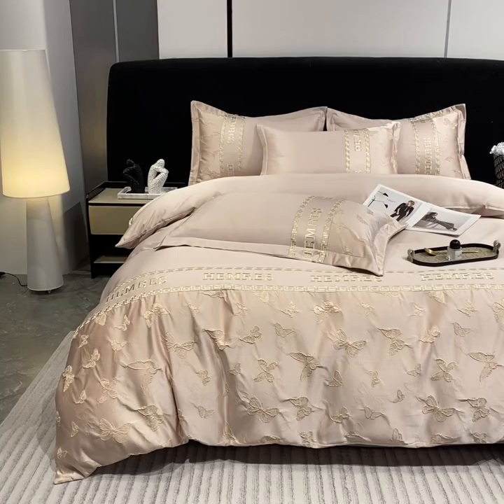 91家纺网 家纺一手货源 找家纺 子曰 2026新款浮雕水洗真丝四件套 醉蝴蝶-粉