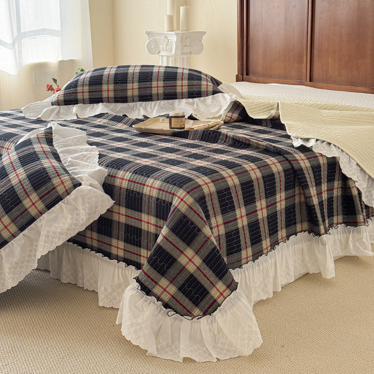 91家纺网 家纺一手货源 找家纺 沐辰 2026新款A类色织水洗棉花边款床盖 英伦格韵