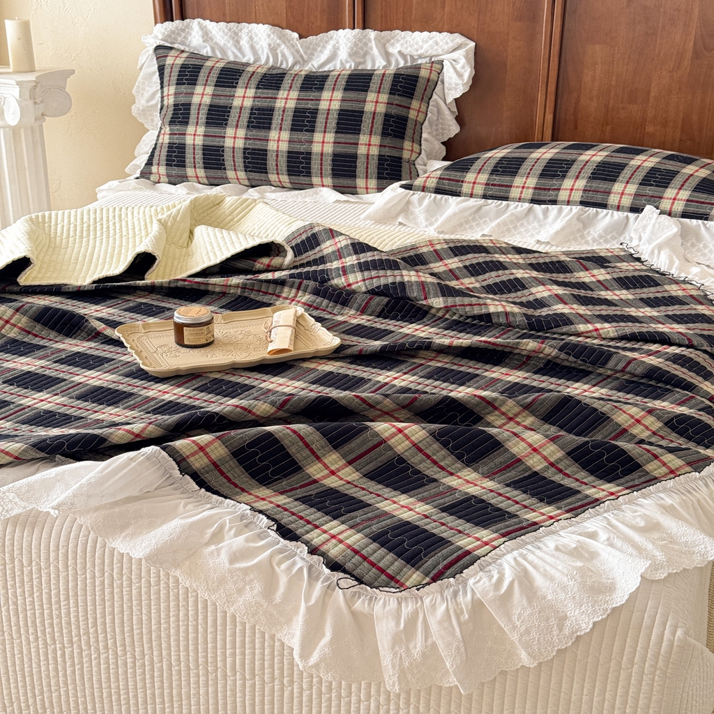 91家纺网 家纺一手货源 找家纺 沐辰 2026新款A类色织水洗棉花边款床盖 英伦格韵