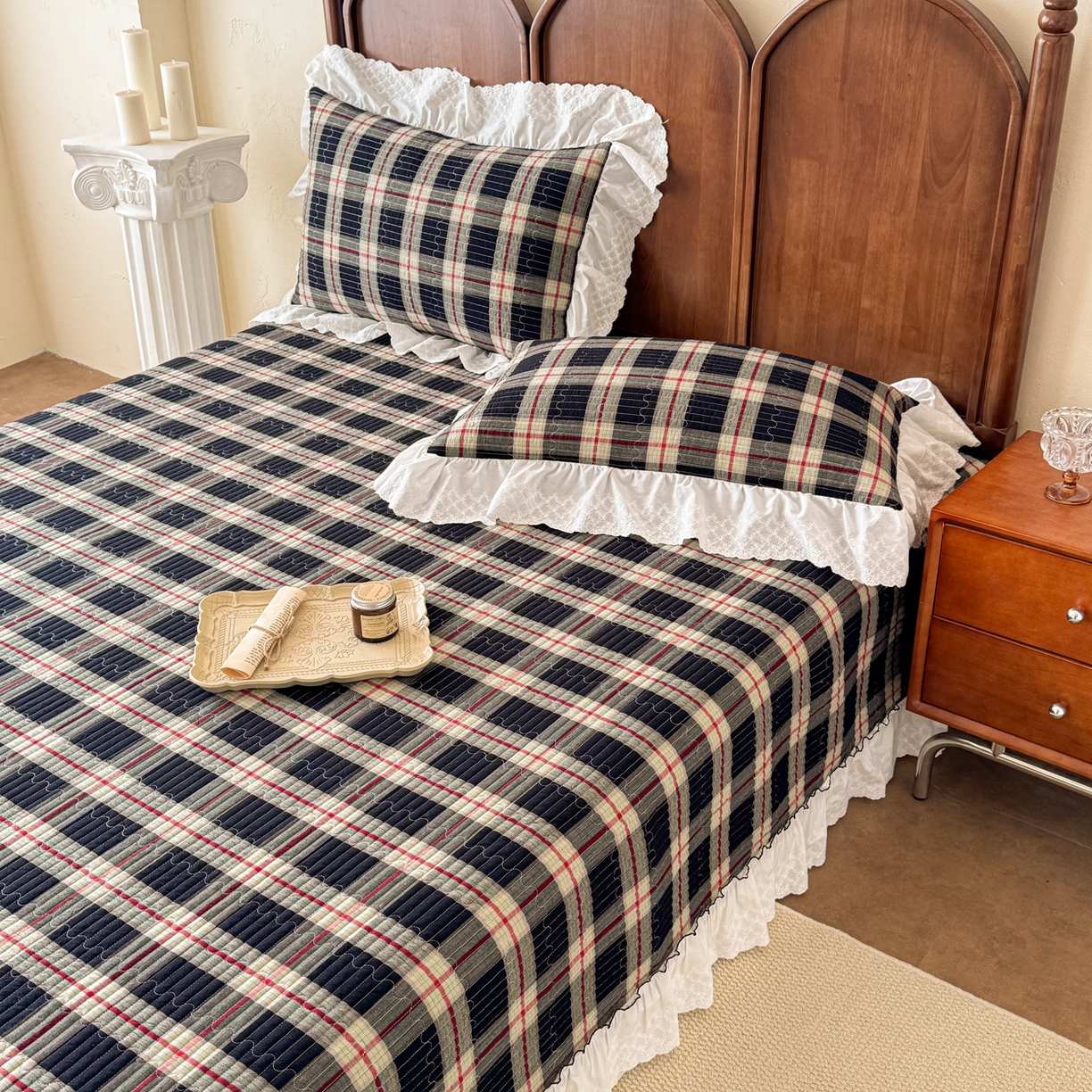 91家纺网 家纺一手货源 找家纺 沐辰 2026新款A类色织水洗棉花边款床盖 英伦格韵