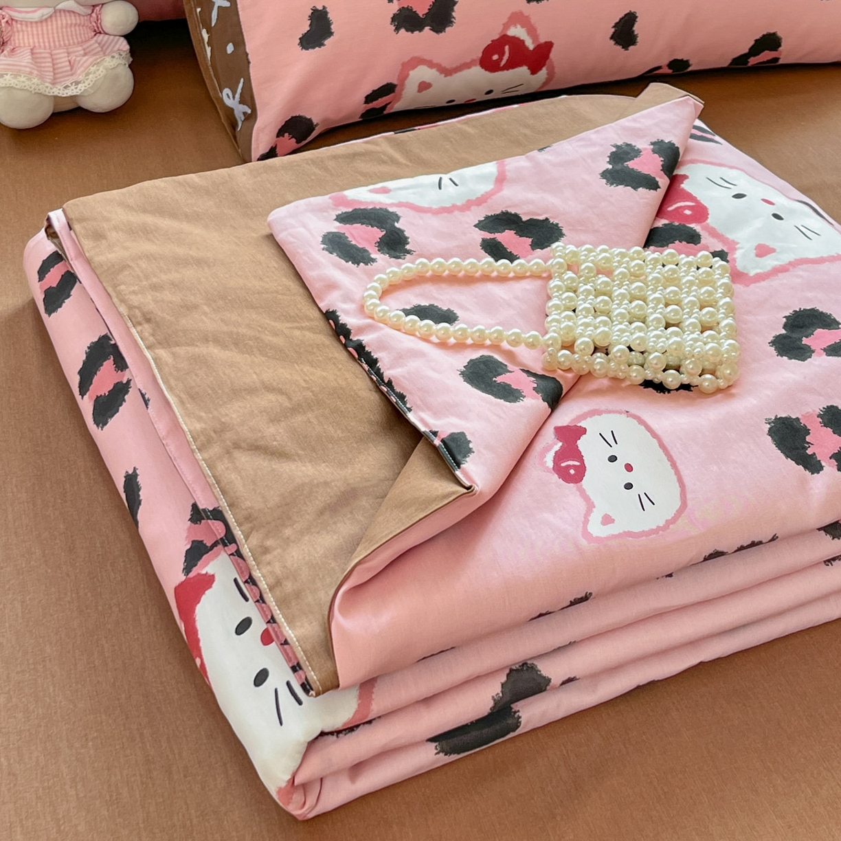 91家纺网 家纺一手货源 找家纺 博雅 2026春夏新款卡通全棉夏被夏凉被空调被四件套 豹纹小猫-粉