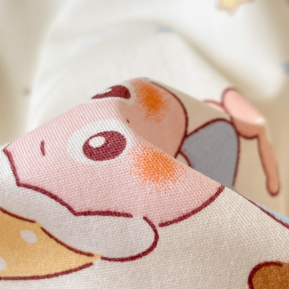 91家纺网 家纺一手货源 找家纺 博雅 2026春夏新款卡通全棉夏被夏凉被空调被四件套 可爱玩伴星星人