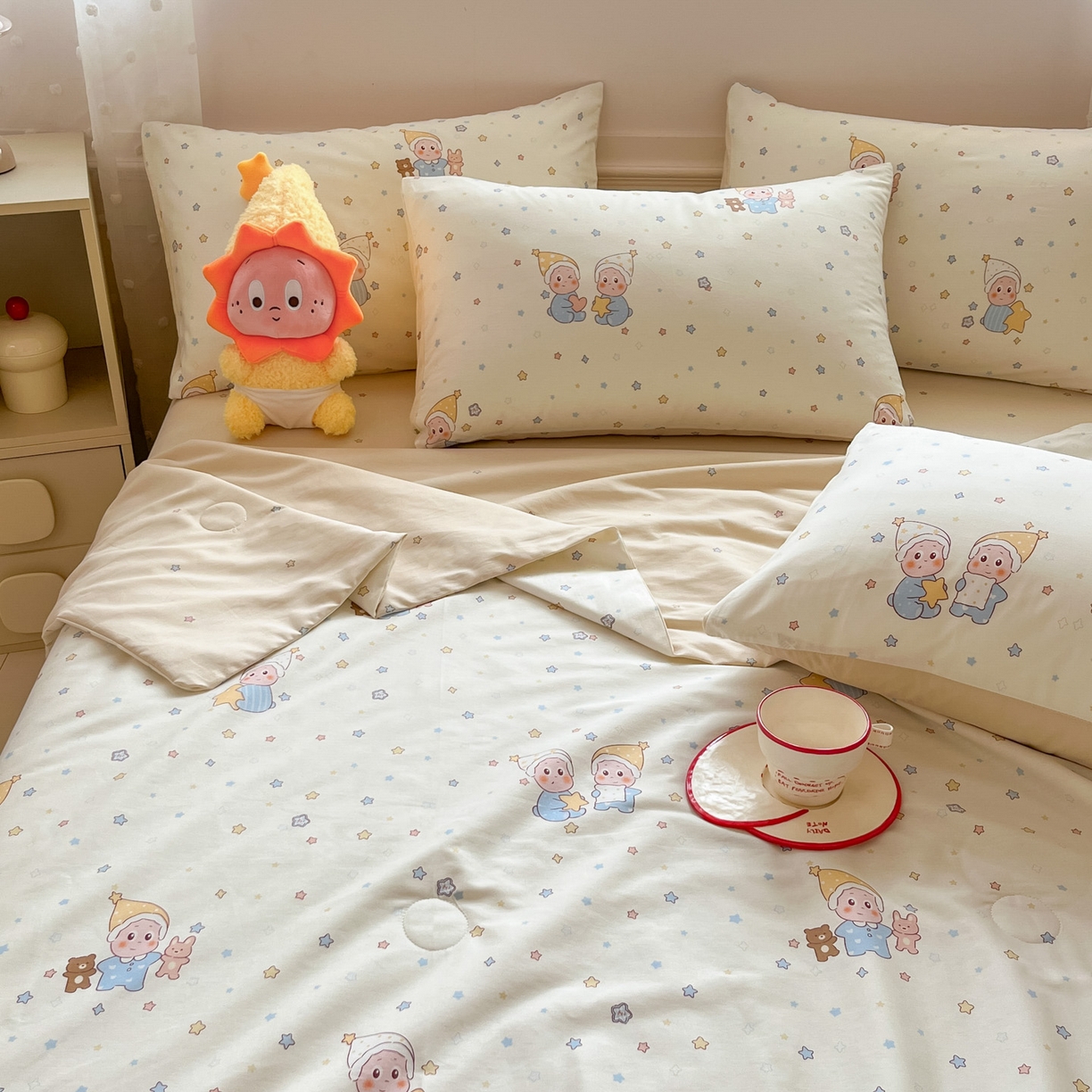 91家纺网 家纺一手货源 找家纺 博雅 2026春夏新款卡通全棉夏被夏凉被空调被四件套 可爱玩伴星星人