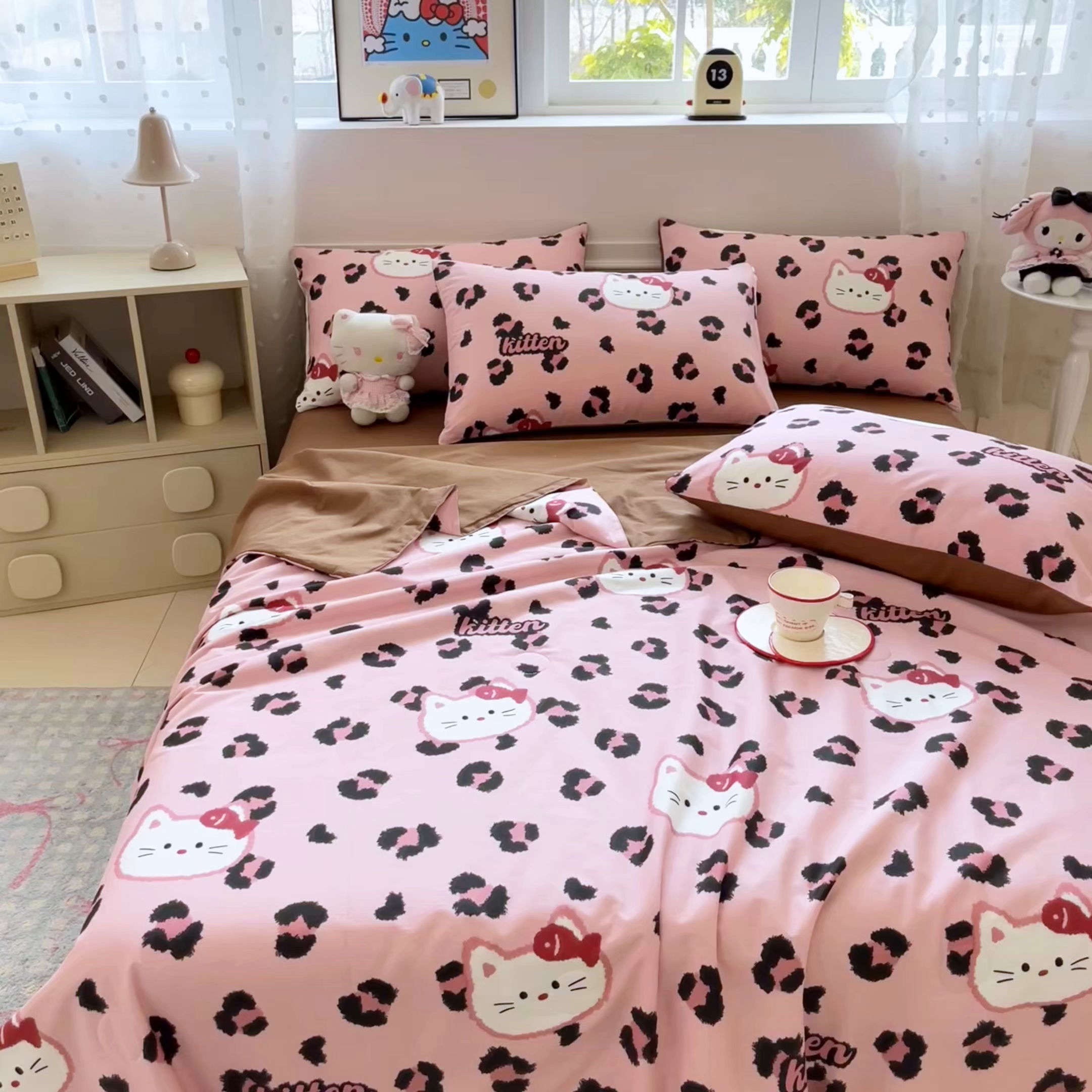 91家纺网 家纺一手货源 找家纺 博雅 2026春夏新款卡通全棉夏被夏凉被空调被四件套 豹纹小猫-粉