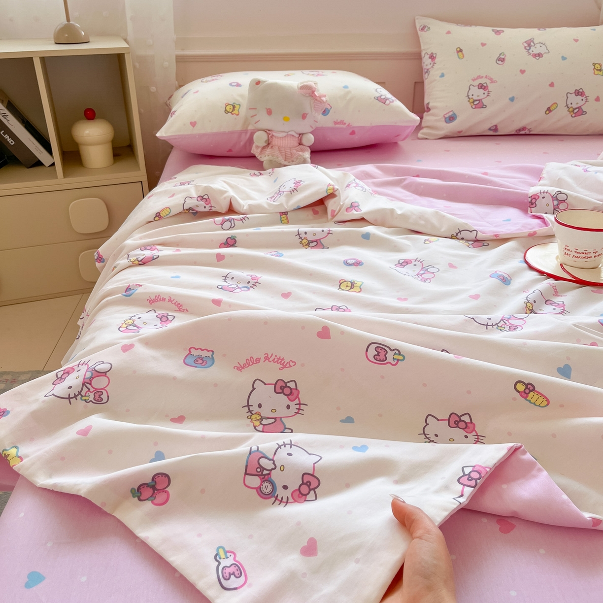 91家纺网 家纺一手货源 找家纺 博雅 2026春夏新款三丽鸥全棉夏被夏凉被空调被四件套 爱心点点kt