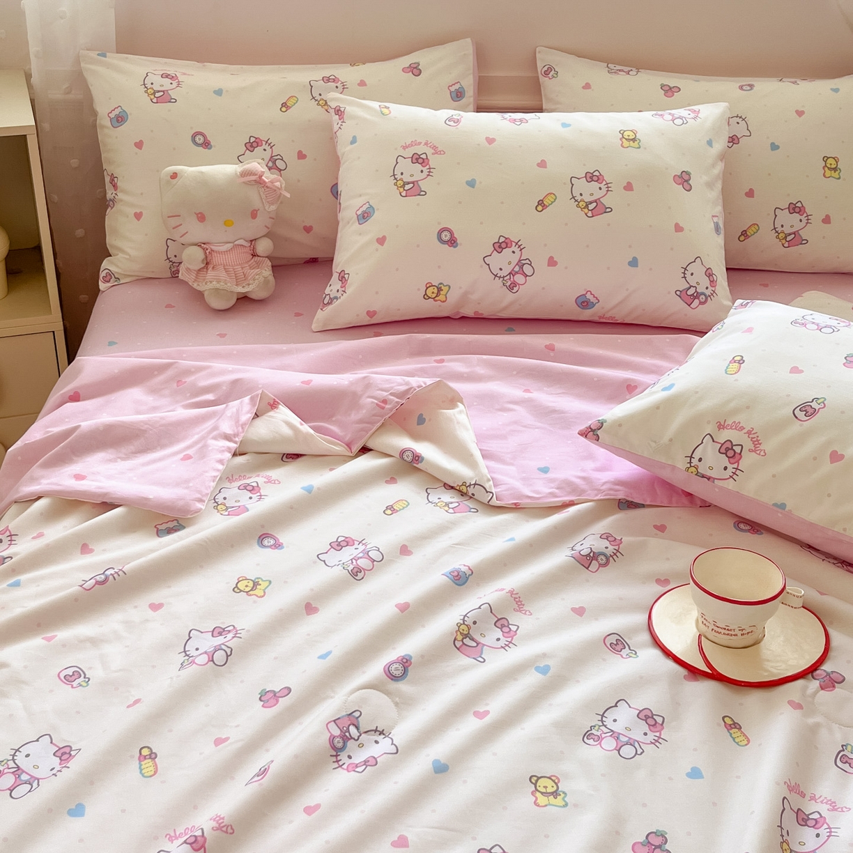 91家纺网 家纺一手货源 找家纺 博雅 2026春夏新款三丽鸥全棉夏被夏凉被空调被四件套 爱心点点kt