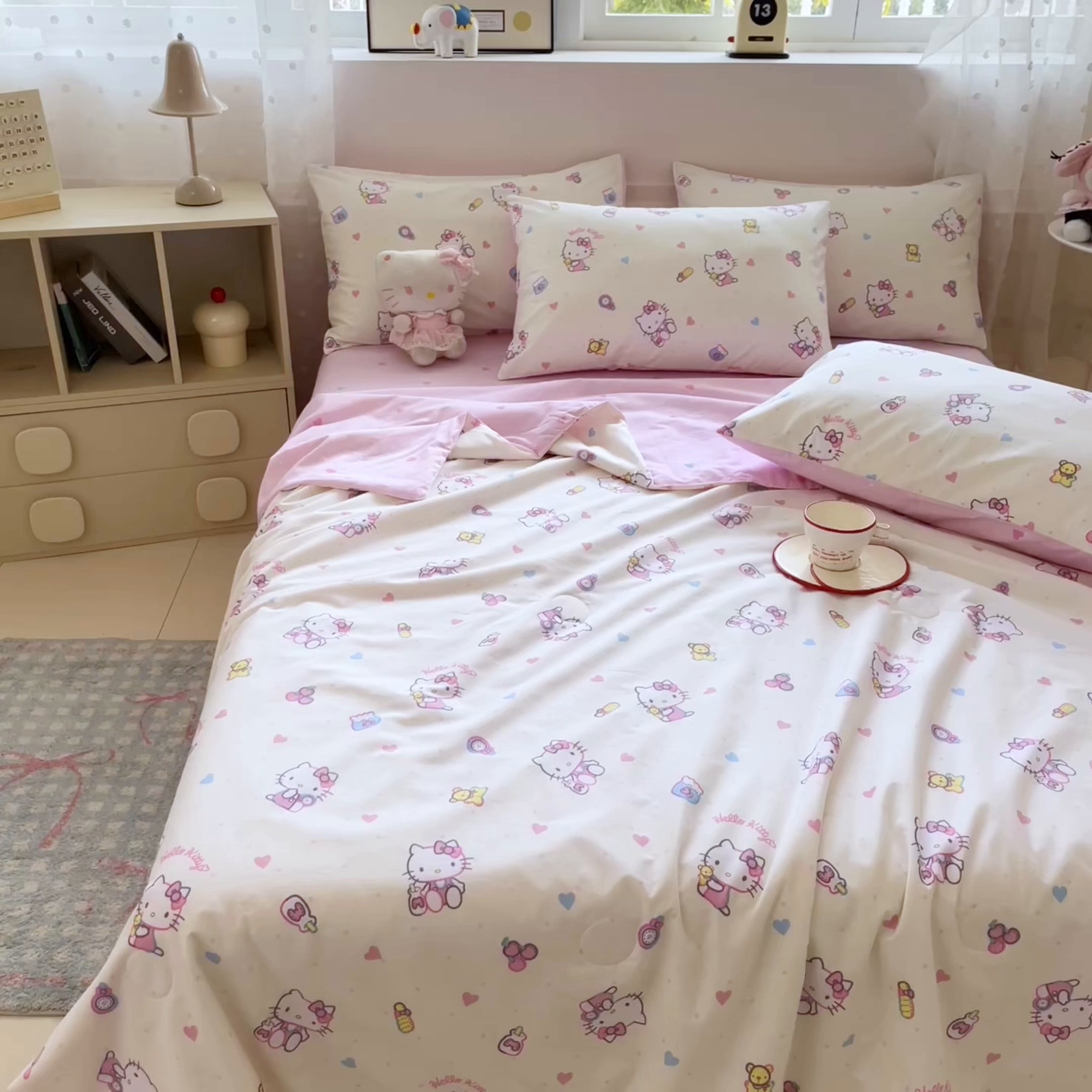 91家纺网 家纺一手货源 找家纺 博雅 2026春夏新款三丽鸥全棉夏被夏凉被空调被四件套 爱心点点kt