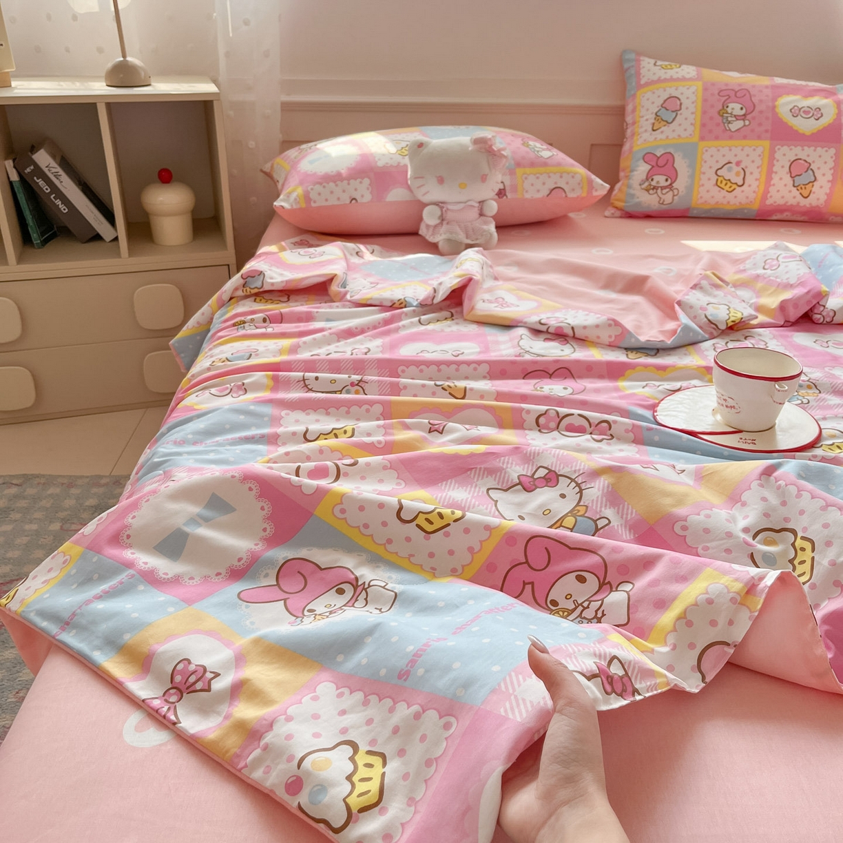 91家纺网 家纺一手货源 找家纺 博雅 2026春夏新款三丽鸥全棉夏被夏凉被空调被四件套 甜品格美乐蒂KT