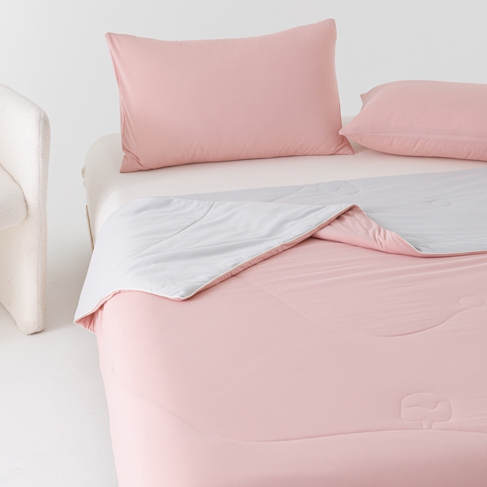 91家纺网 家纺一手货源 找家纺 优被业 2026新款云感凉感丝夏凉被  抗菌防螨超清爽 冰柔-豆沙粉