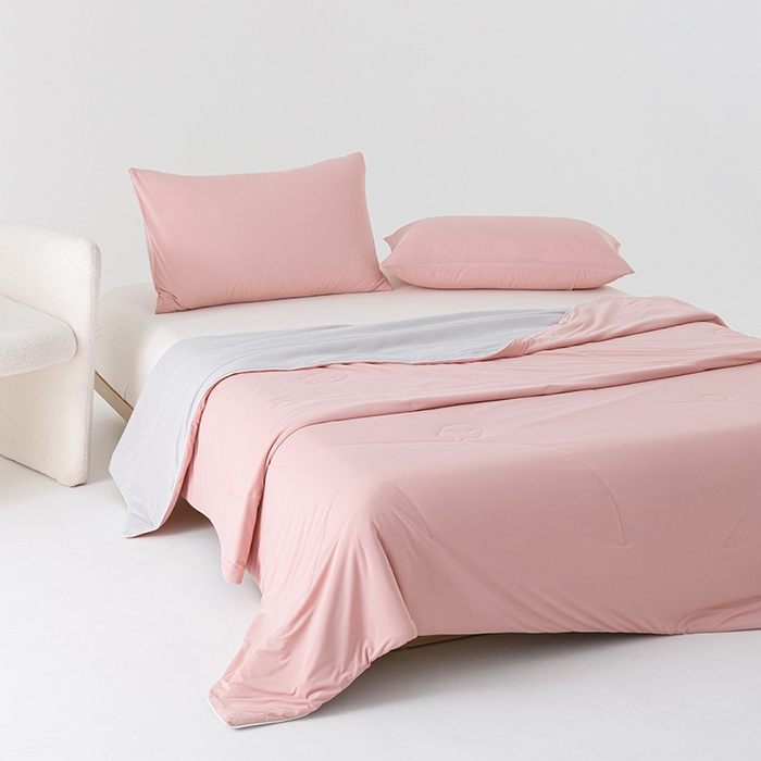 91家纺网 家纺一手货源 找家纺 优被业 2026新款云感凉感丝夏凉被  抗菌防螨超清爽 冰柔-豆沙粉