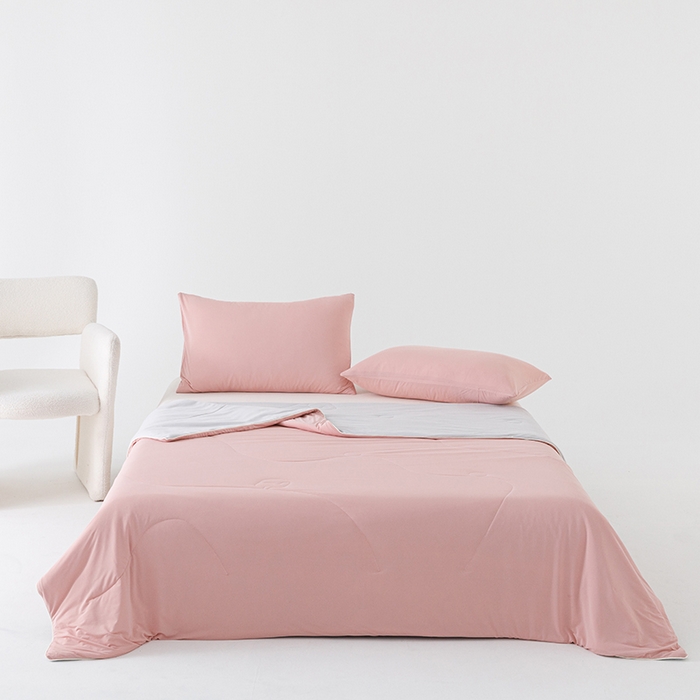 91家纺网 家纺一手货源 找家纺 优被业 2026新款云感凉感丝夏凉被  抗菌防螨超清爽 冰柔-豆沙粉