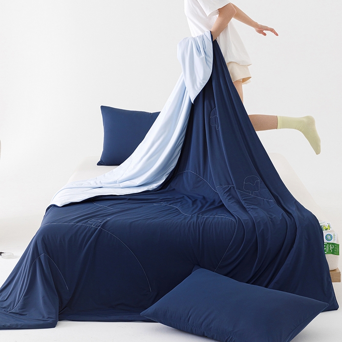 91家纺网 家纺一手货源 找家纺 优被业 2026新款云感凉感丝夏凉被  抗菌防螨超清爽 冰柔-深睡蓝