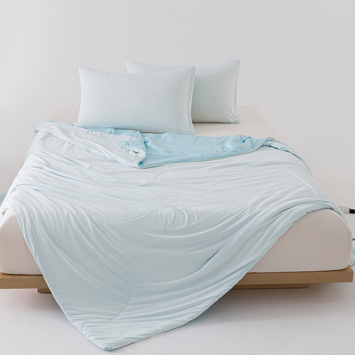 91家纺网 家纺一手货源 找家纺 优被业 2026新款云感凉感丝夏凉被  抗菌防螨超清爽 冰柔-海盐蓝