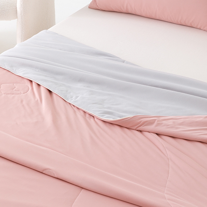 91家纺网 家纺一手货源 找家纺 优被业 2026新款云感凉感丝夏凉被  抗菌防螨超清爽 冰柔-豆沙粉