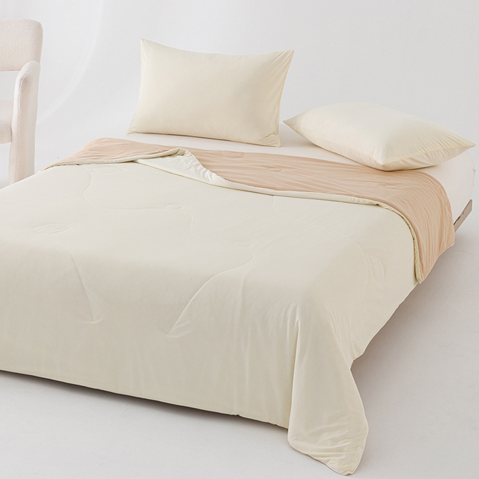 91家纺网 家纺一手货源 找家纺 优被业 2026新款云感凉感丝夏凉被  抗菌防螨超清爽 冰柔-奶油米