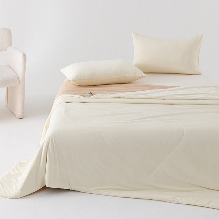 91家纺网 家纺一手货源 找家纺 优被业 2026新款云感凉感丝夏凉被  抗菌防螨超清爽 冰柔-奶油米