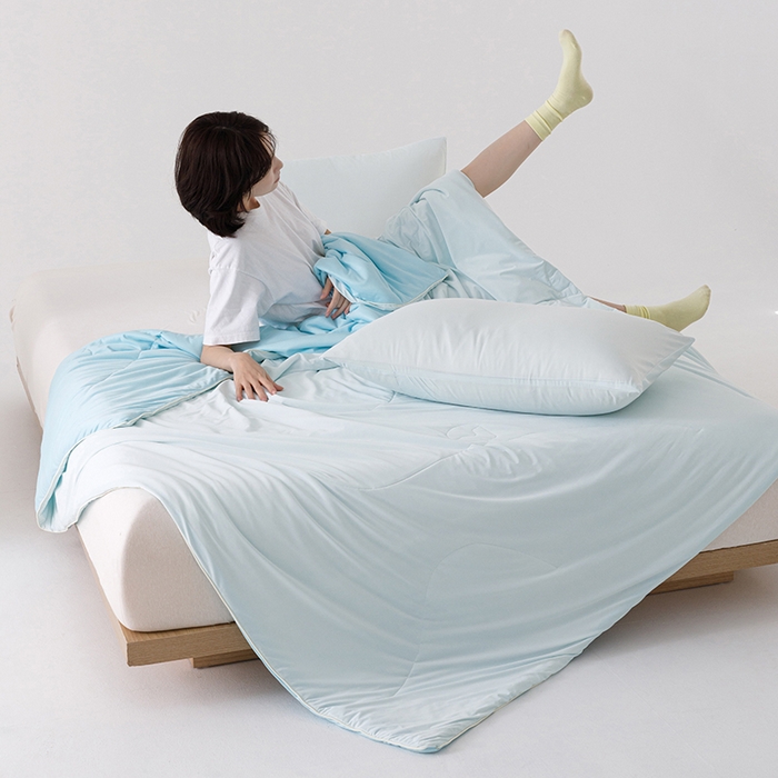 91家纺网 家纺一手货源 找家纺 优被业 2026新款云感凉感丝夏凉被  抗菌防螨超清爽 冰柔-海盐蓝