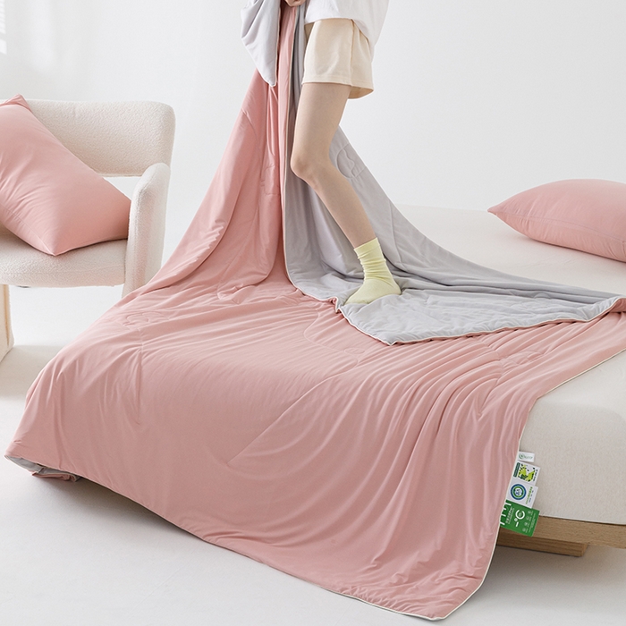 91家纺网 家纺一手货源 找家纺 优被业 2026新款云感凉感丝夏凉被  抗菌防螨超清爽 冰柔-豆沙粉