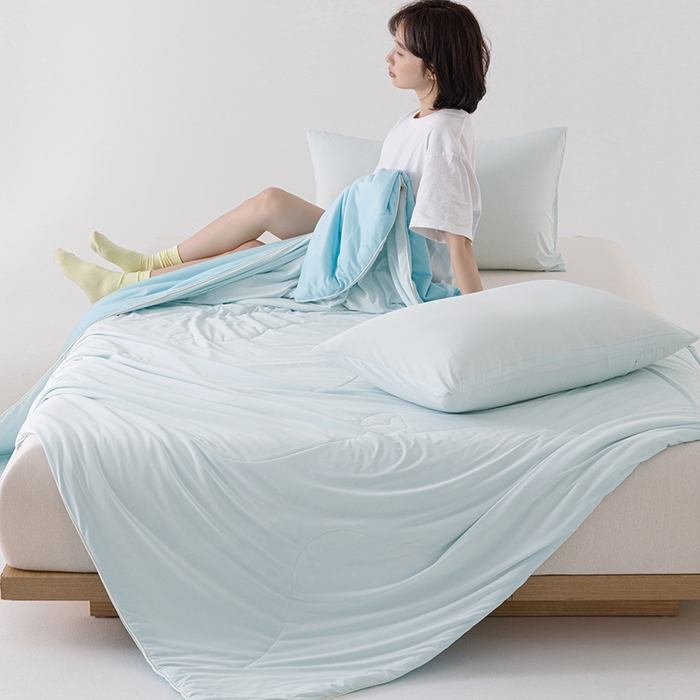 91家纺网 家纺一手货源 找家纺 优被业 2026新款云感凉感丝夏凉被  抗菌防螨超清爽 冰柔-海盐蓝