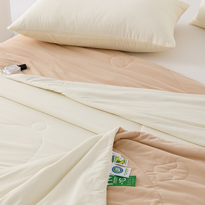 91家纺网 家纺一手货源 找家纺 优被业 2026新款云感凉感丝夏凉被  抗菌防螨超清爽 冰柔-奶油米