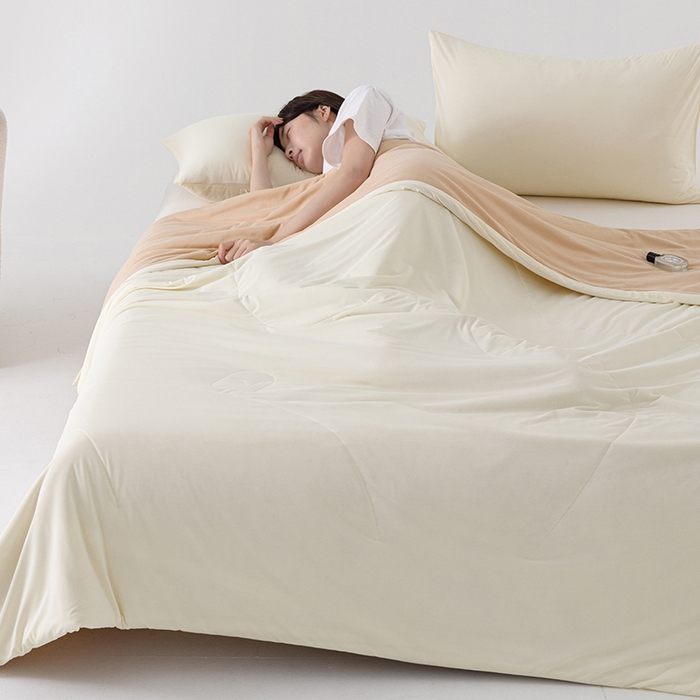 91家纺网 家纺一手货源 找家纺 优被业 2026新款云感凉感丝夏凉被  抗菌防螨超清爽 冰柔-奶油米