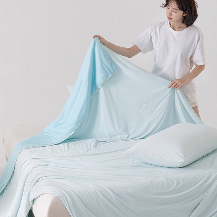 91家纺网 家纺一手货源 找家纺 优被业 2026新款云感凉感丝夏凉被  抗菌防螨超清爽 冰柔-海盐蓝