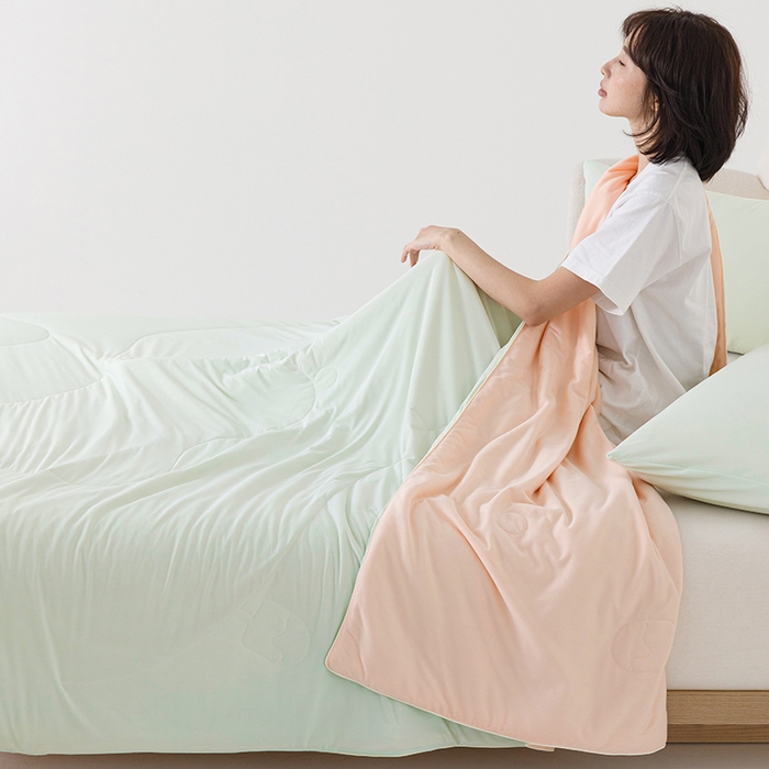91家纺网 家纺一手货源 找家纺 优被业 2026新款云感凉感丝夏凉被  抗菌防螨超清爽 冰柔-柠檬绿