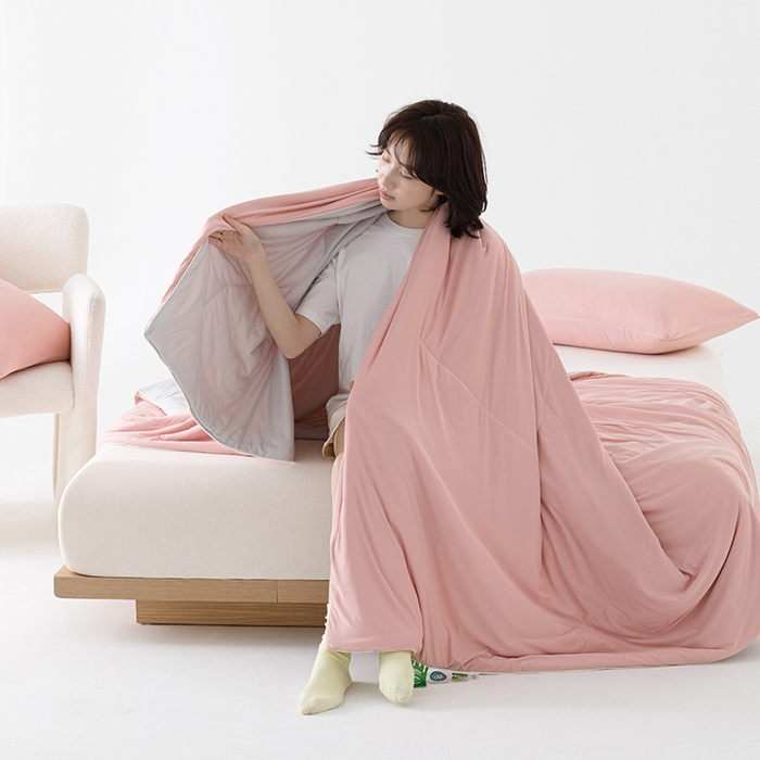 91家纺网 家纺一手货源 找家纺 优被业 2026新款云感凉感丝夏凉被  抗菌防螨超清爽 冰柔-豆沙粉