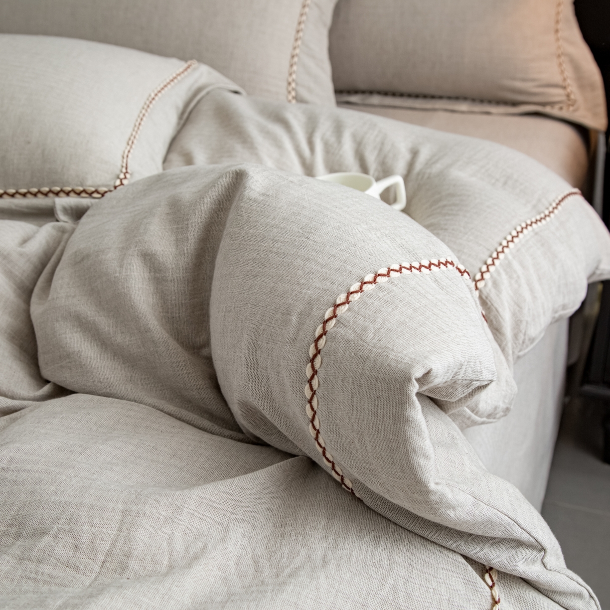 91家纺网 家纺一手货源 找家纺 慕梵家居 2026春夏新款全棉棉麻简约纯色系列四件套-棉麻 棉麻-浅灰