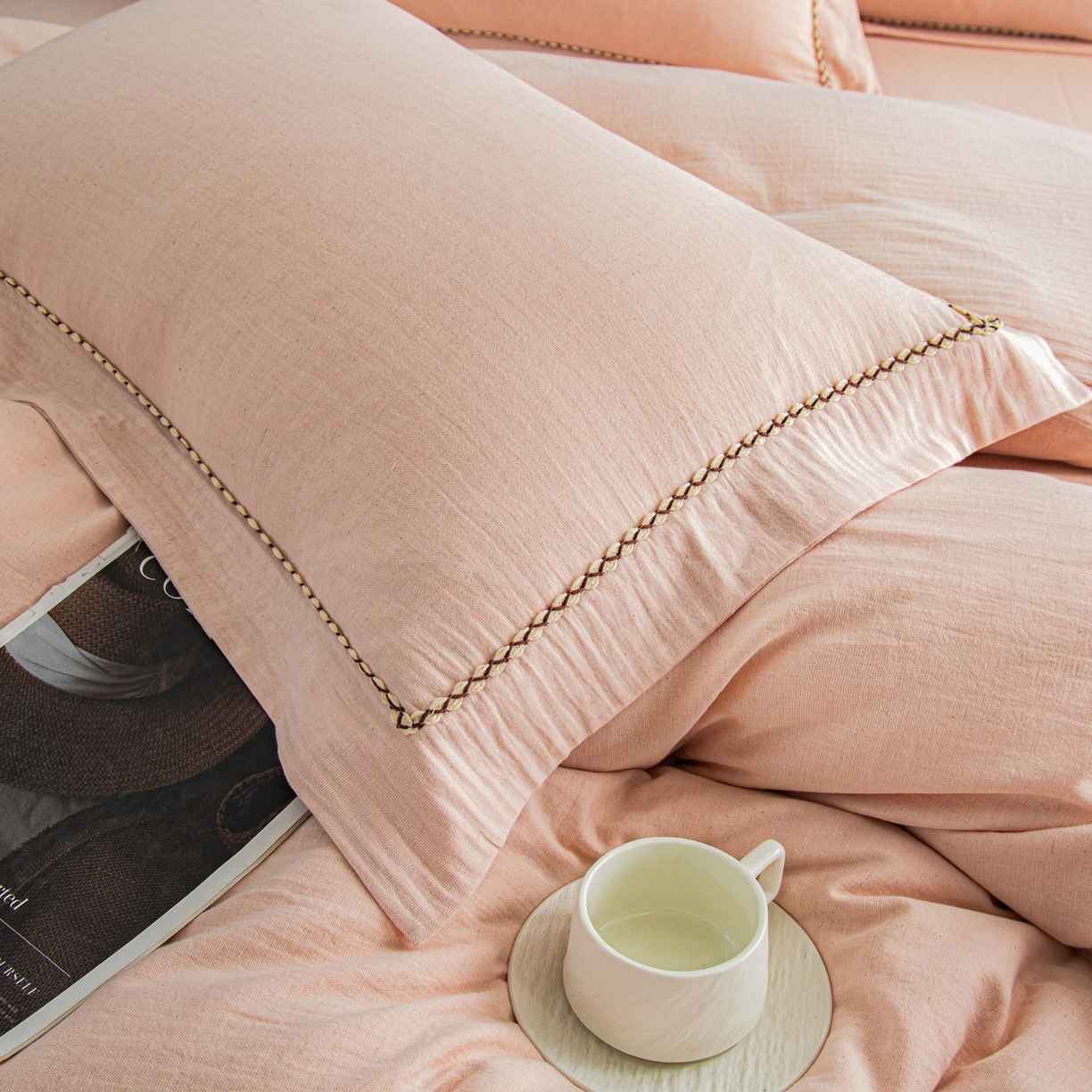 91家纺网 家纺一手货源 找家纺 慕梵家居 2026春夏新款全棉棉麻简约纯色系列四件套-棉麻 棉麻-柔粉