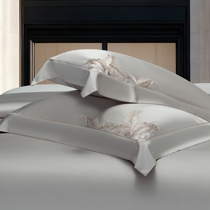 91家纺网 家纺一手货源 找家纺 诗黛尔 2026春夏新款天丝刺绣流绪微梦系列四件套 流绪微梦-绅士灰