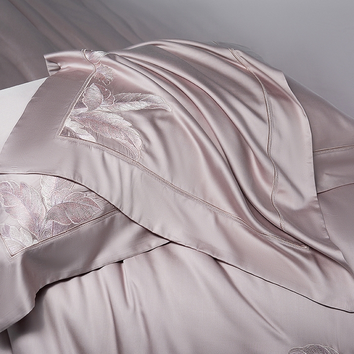 91家纺网 家纺一手货源 找家纺 诗黛尔 2026春夏新款天丝刺绣流绪微梦系列四件套 流绪微梦-淡雅紫