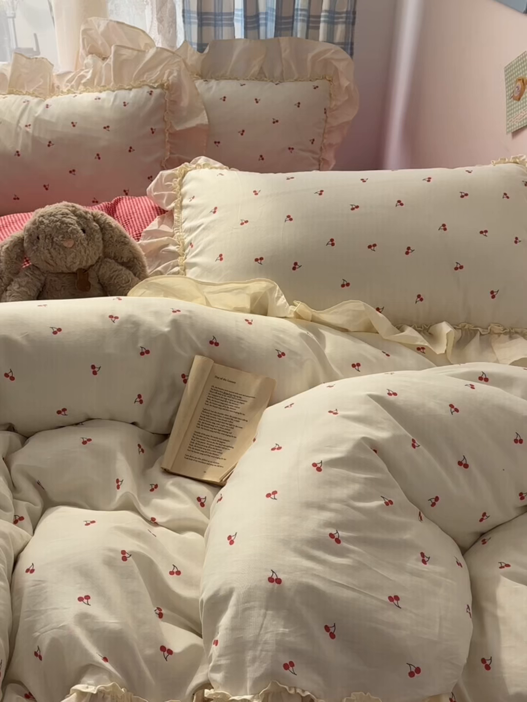 91家纺网 家纺一手货源 找家纺 十里居 2026春夏新款lns花边款全棉纯棉色织水洗棉四件套 樱桃红格