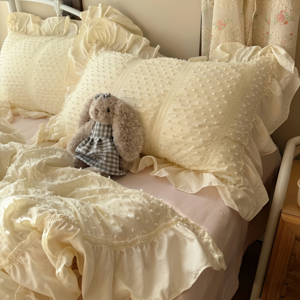 91家纺网 家纺一手货源 找家纺 （总）轻奢坊 2026新款泡泡纱剪花四件套-满天星