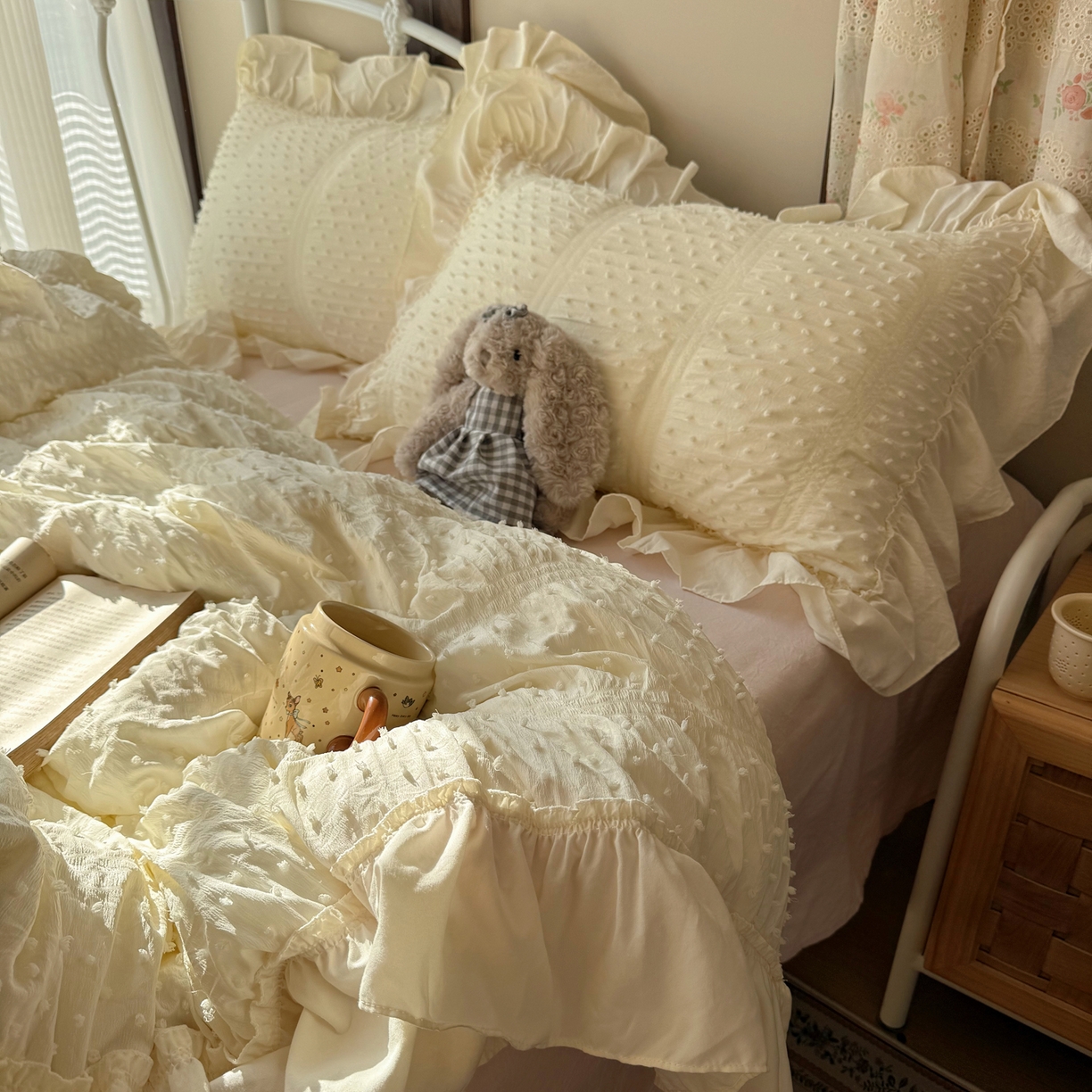 91家纺网 家纺一手货源 找家纺 （总）轻奢坊 2026新款泡泡纱剪花四件套-满天星