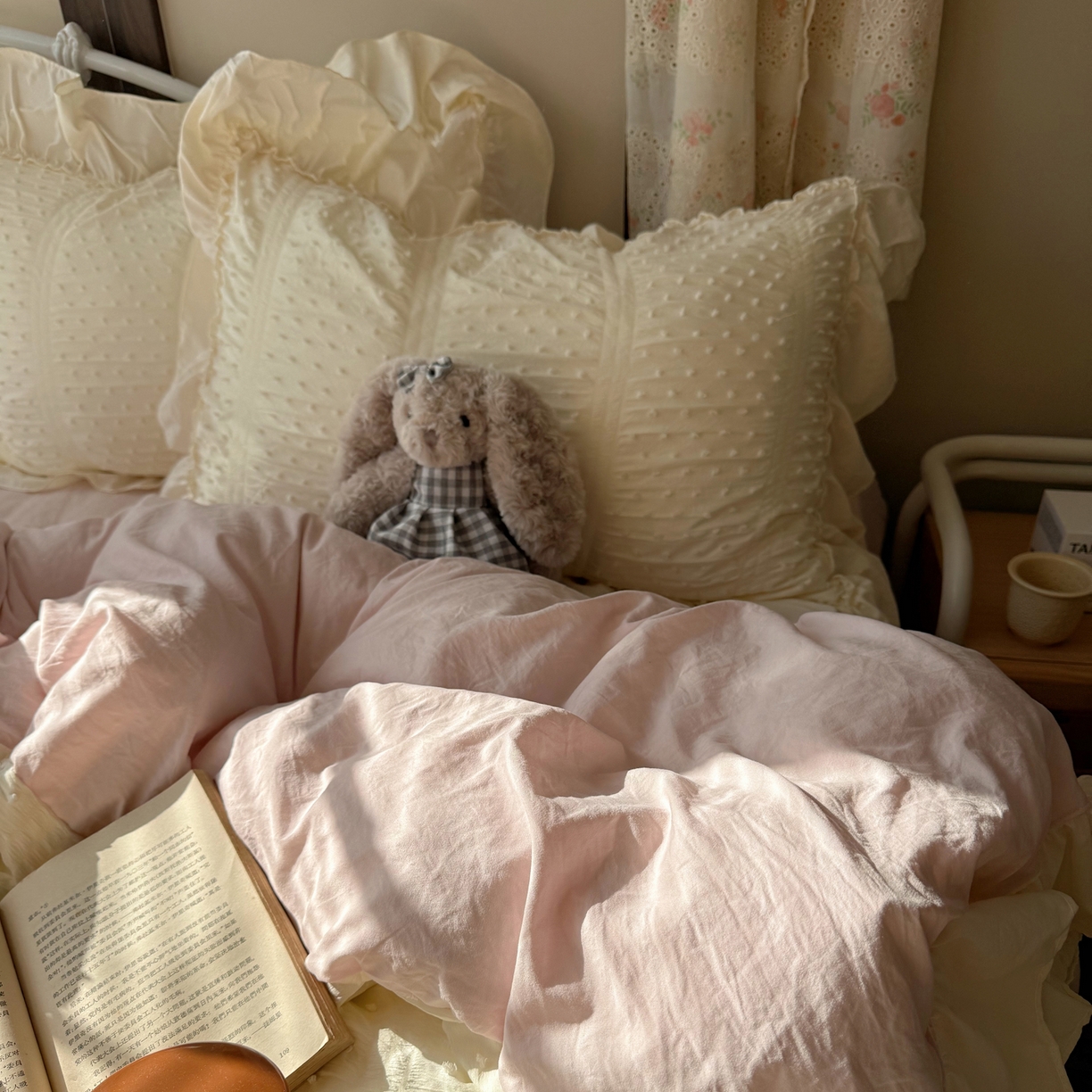 91家纺网 家纺一手货源 找家纺 （总）轻奢坊 2026新款泡泡纱剪花四件套-满天星