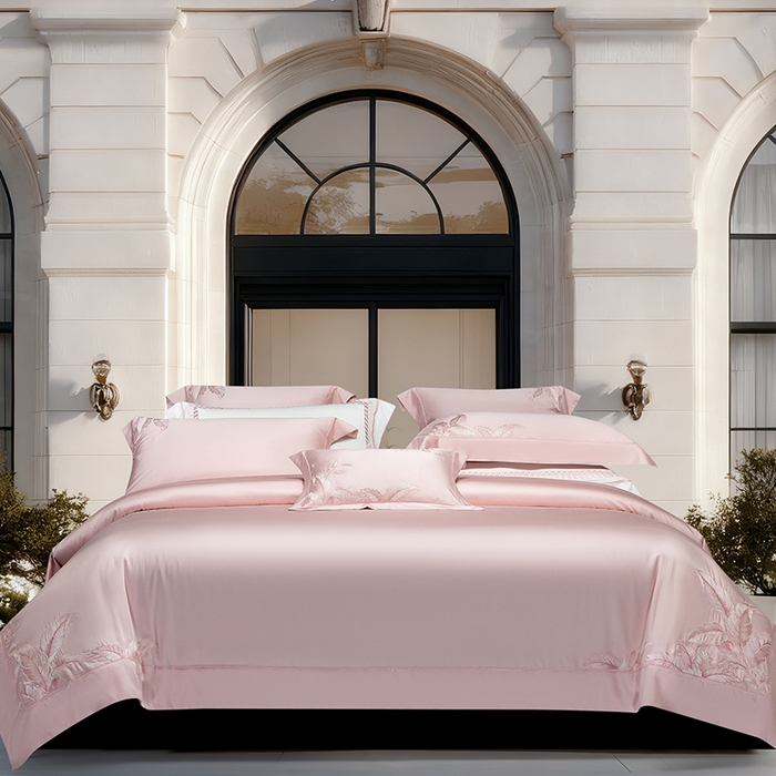 91家纺网 家纺一手货源 找家纺 诗黛尔 2026春夏新款天丝刺绣流绪微梦系列四件套 流绪微梦-落樱粉